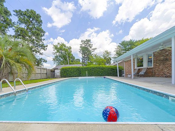 2nd image of 103 Parkwood Dr