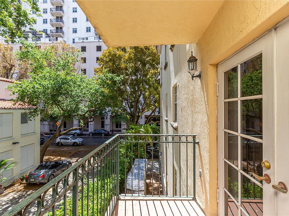 1st image of 323 Navarre Ave APT 206