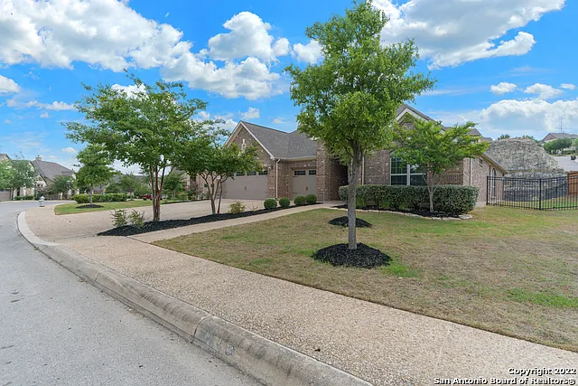 4 bed, 4.0 bath, 3155 sqft, $3,600 — Photo 3