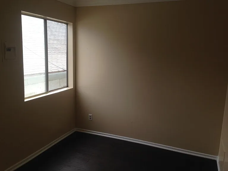 1110 S Kenmore Ave #6P — Photo 5