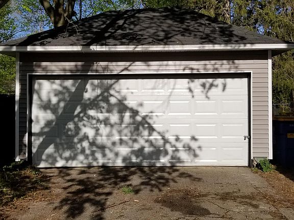 5th image of 2056 Francis Ave SE