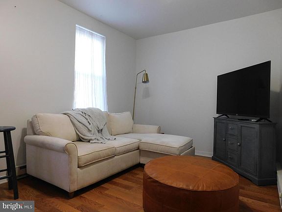 4th image of 514 W Girard Ave