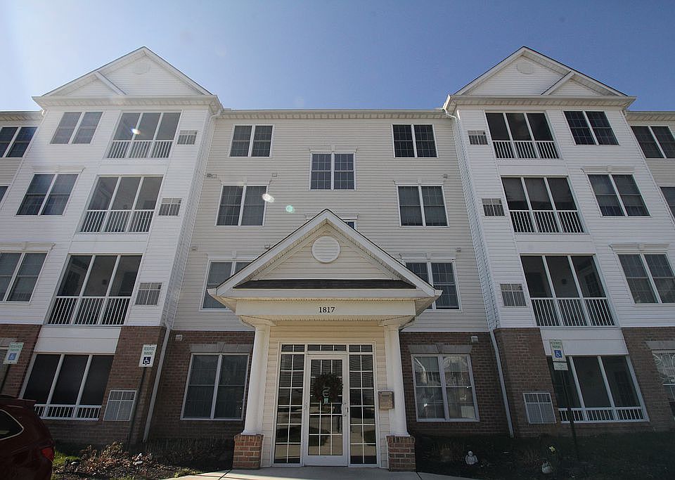 1st image of 1817 Selvin Dr Unit 101