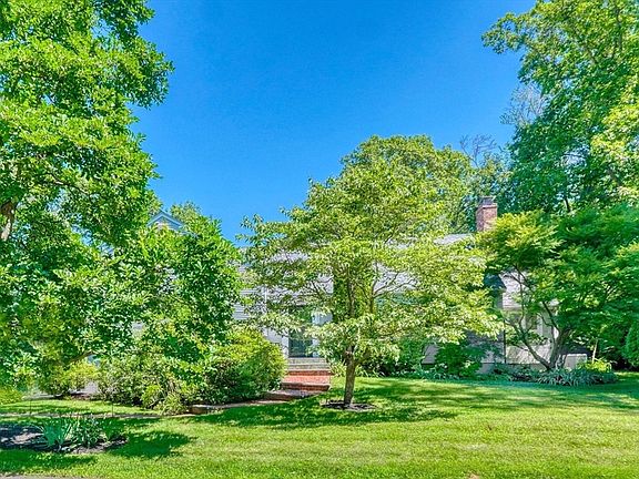 2nd image of 65 Sherburne Rd S