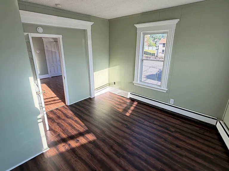 98 Glen St #2 — Photo 1