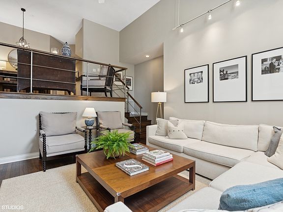5th image of 2241 N Magnolia Ave #1