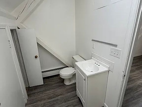 3rd image of 870 Pine