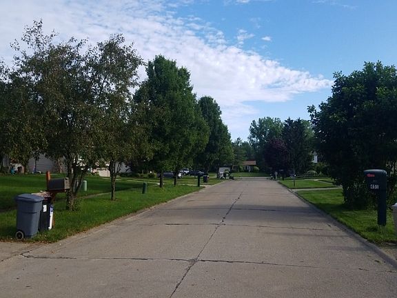5th image of 458 Calverton Pl