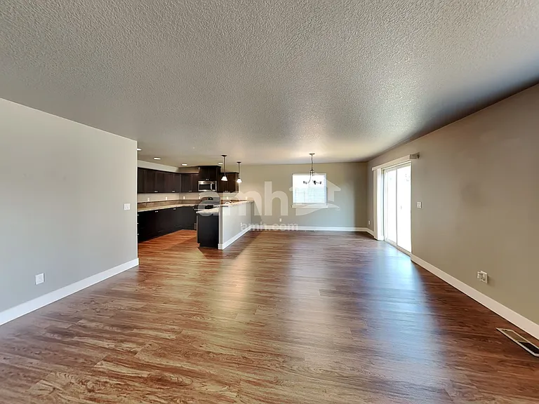 480 Tulip Ave — Photo 5