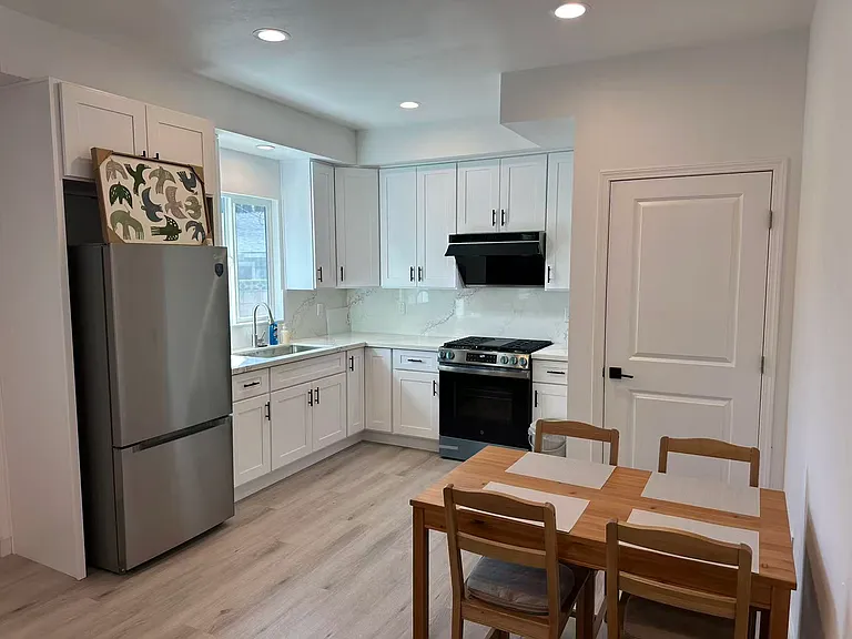 860 Adamsgrove Ave — Photo 1