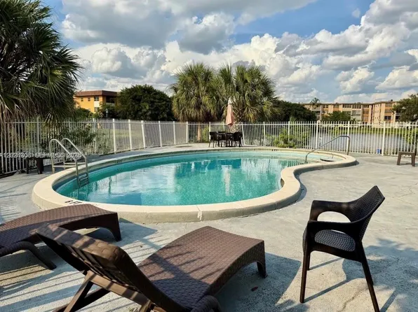 5495 NW 10th Ct APT 104, Plantation, FL 33313
