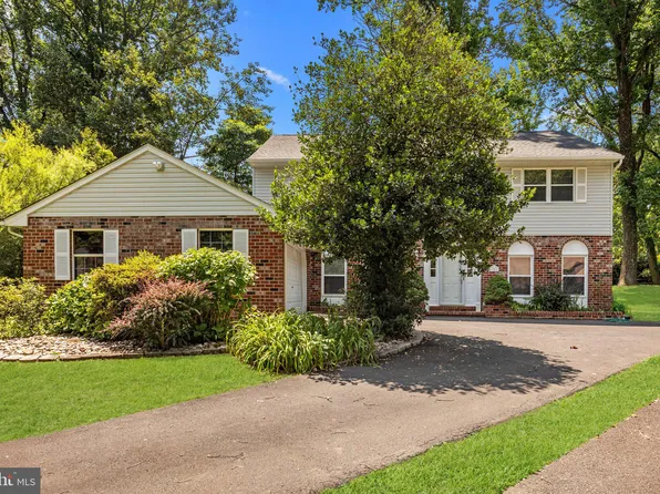 751 Bridgeview Rd, Feasterville Trevose, PA 19053