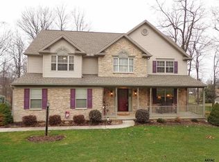 30 Forrest Ridge Ct, Red Lion, PA 17356