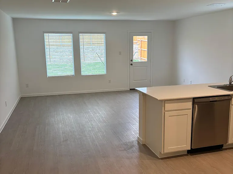 9204 Schram Rd — Photo 6