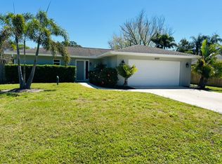 2027 Upton Ave, Sarasota, FL 34232