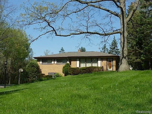 1st image of 52675 Brookfield Ct