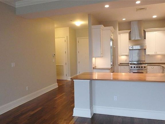 4th image of 75 Stone Ridge Way #3E