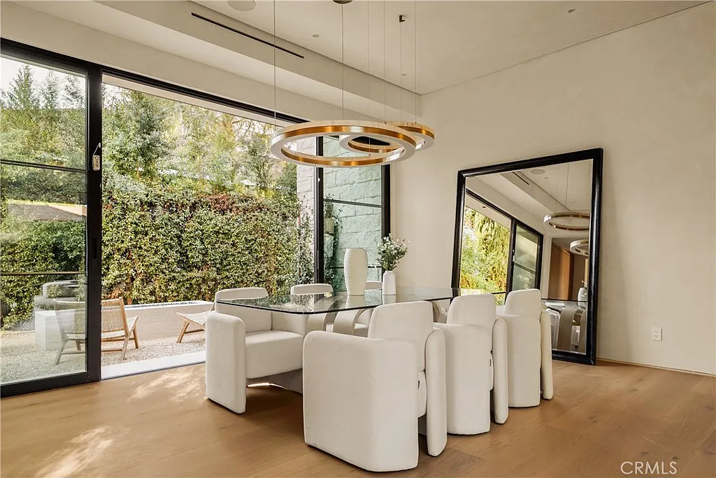 5 bed, 5.5 bath, 4002 sqft, $24,000 — Photo 4