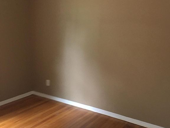 4th image of 3076 Brookdale St