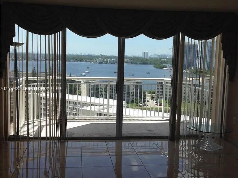 18011 Biscayne Blvd #1503 — Photo 9