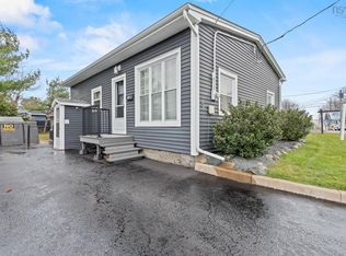 5 Herbert St, Dartmouth, NS B2W 1J1