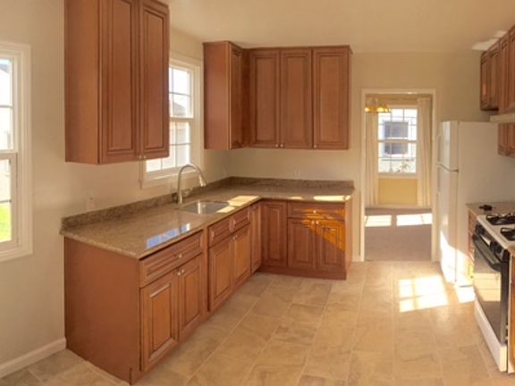231 Lexington - Kitchen