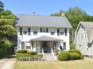 1696 Lee Rd, Cleveland Heights, OH 44118