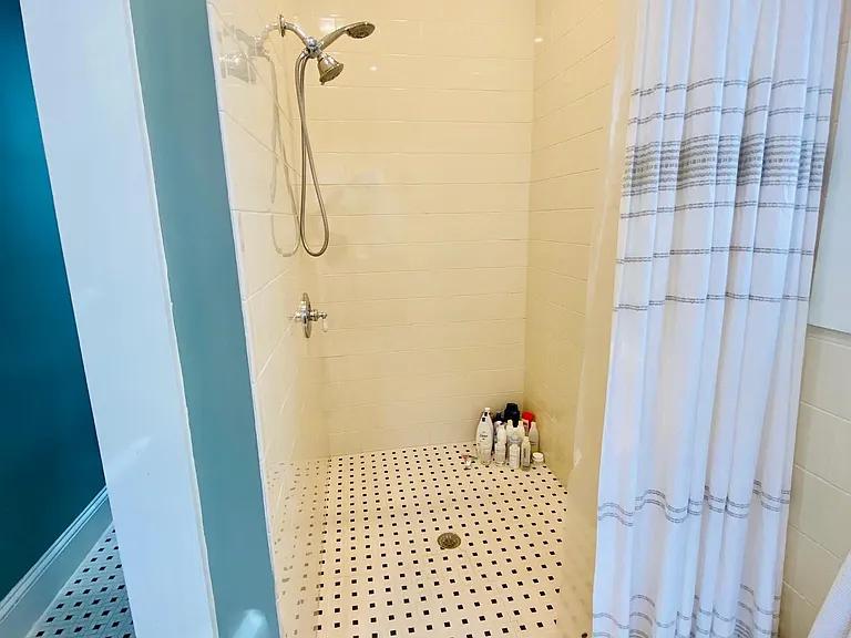 1235 Mansfield Ave NE — Photo 17