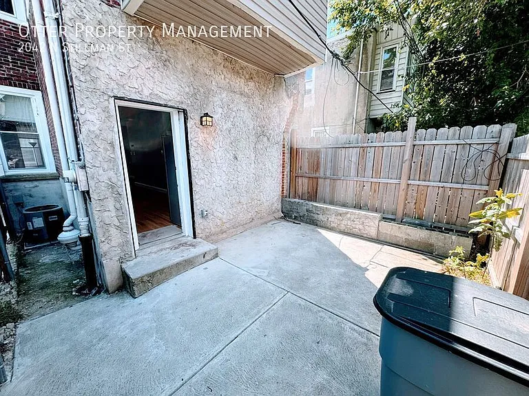 2042 N Stillman St — Photo 33