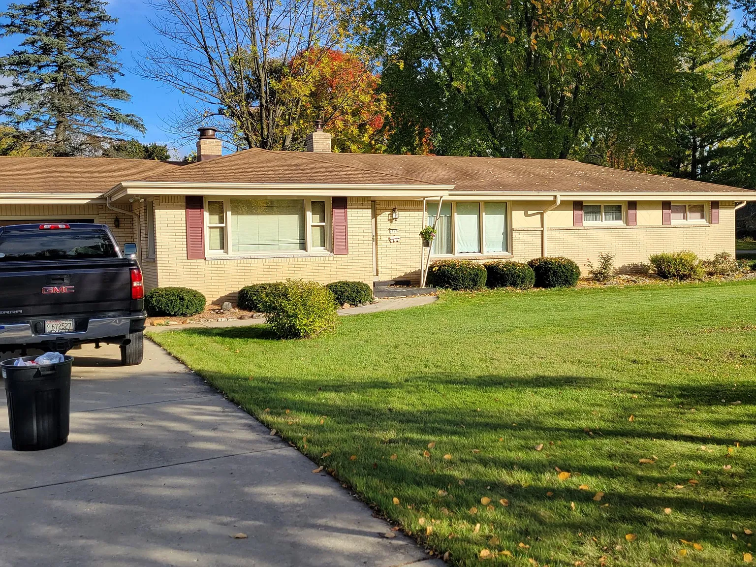 17570 Lucy Cir — Photo 2
