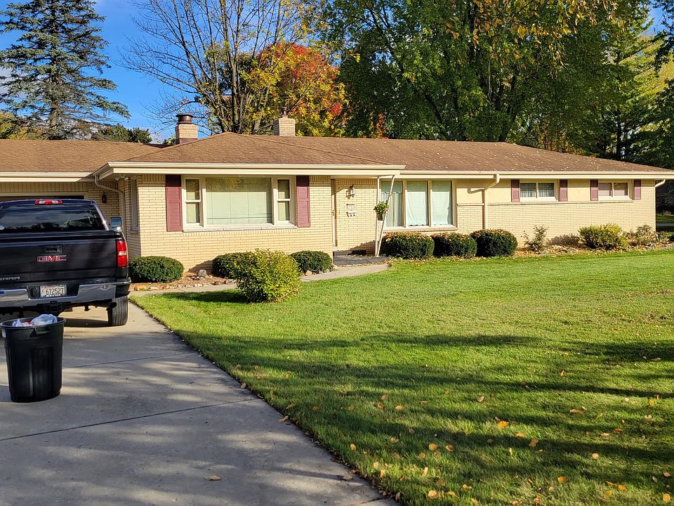 2nd image of 17570 Lucy Cir