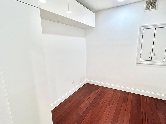 4th image of 19-80 Starr Street #1D