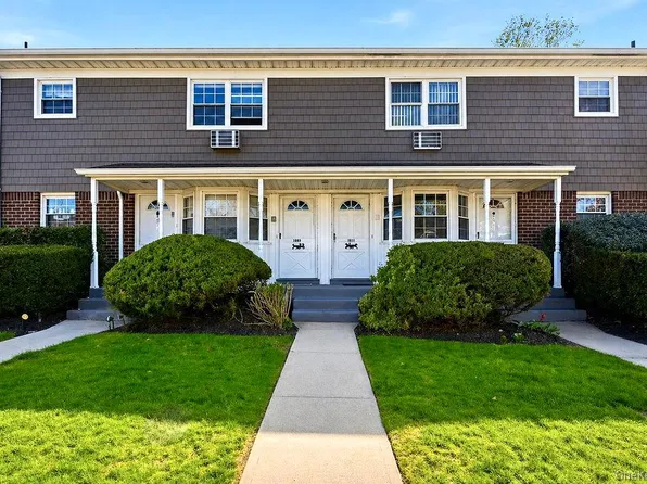 3609 N Wilshire Lane #3609 F, Oakdale, NY 11769