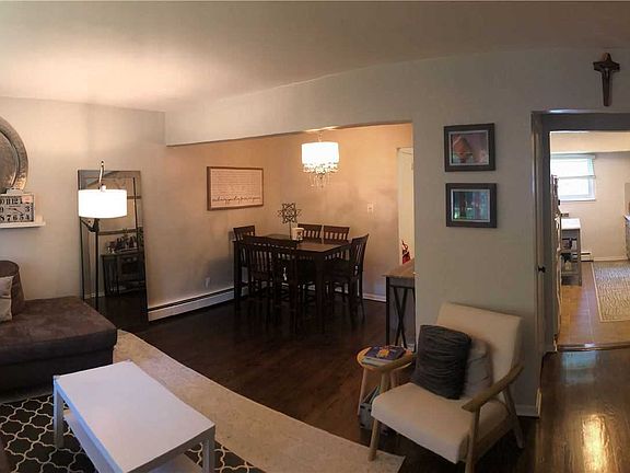 2nd image of 6 Emily Ct