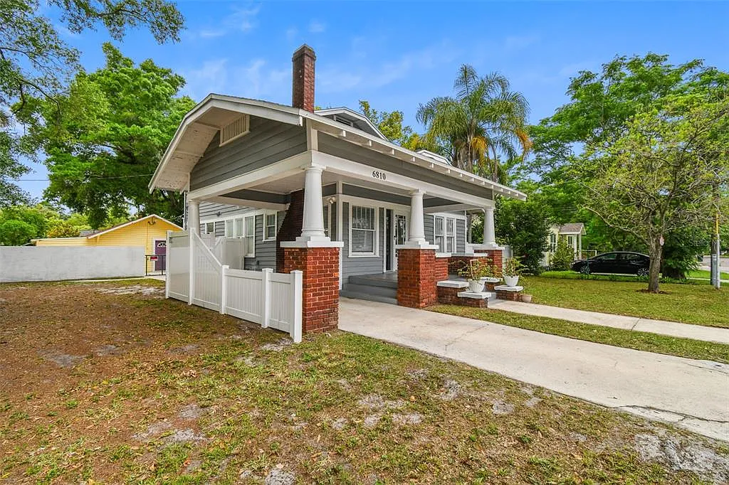 5 bed, 2.0 bath, 2052 sqft, $3,800 — Photo 4