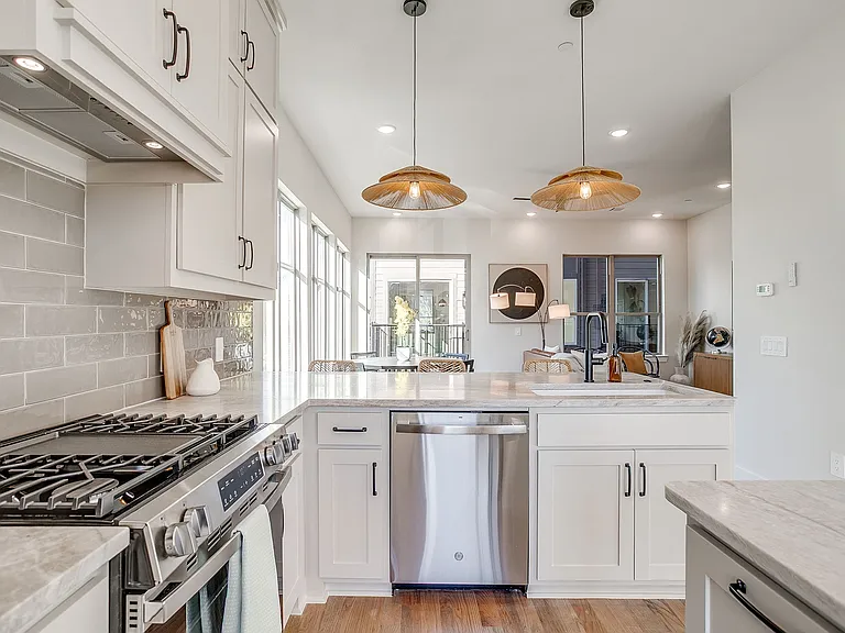 2824 Weisenberger St #102 — Photo 6