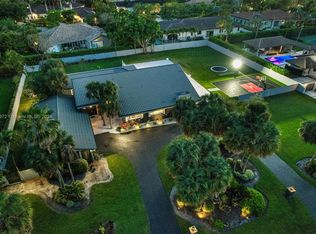 9520 SW 100th St, Miami, FL 33176