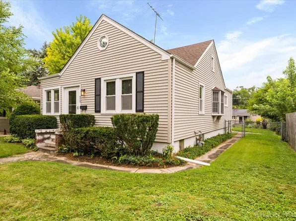 519 Claremont Ave, West Chicago, IL 60185