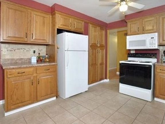 4th image of 3172 Claudia St
