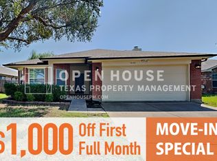 1020 Halifax Ln, Forney, TX 75126
