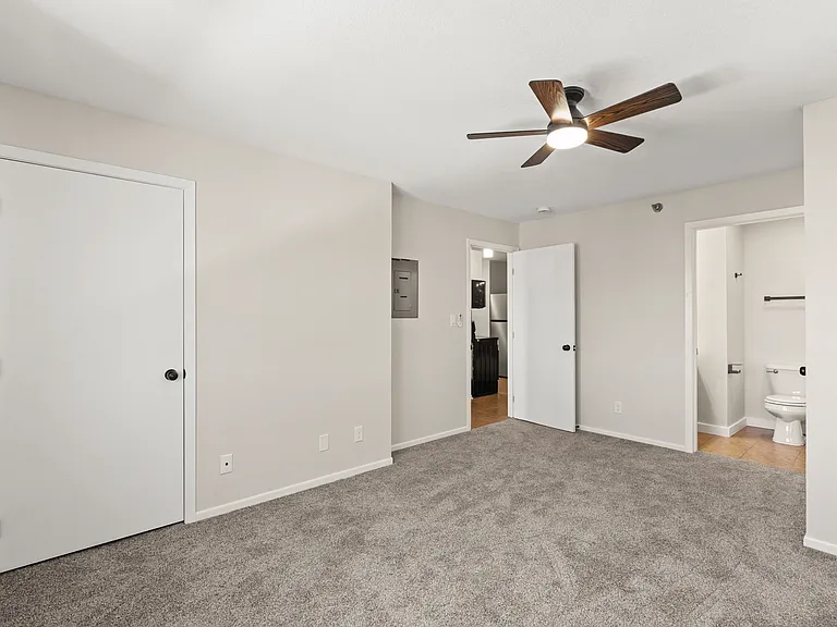 428 Stonehaven Dr #21 — Photo 10