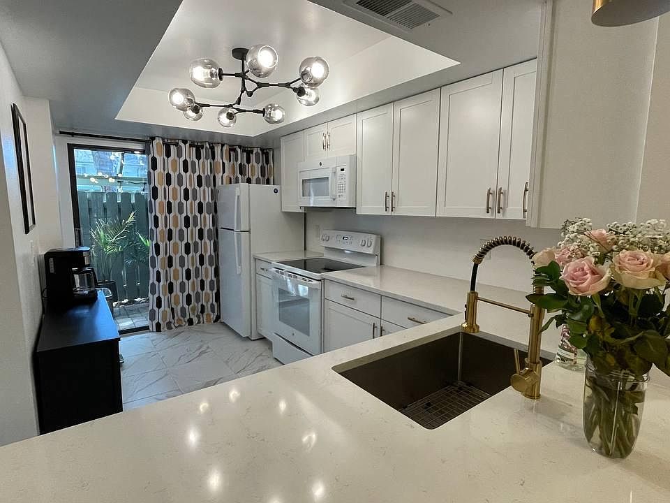 1st image of 5635 Summer Side Ln