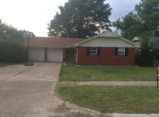 1516 Wind Hill Rd, Norman, OK 73071