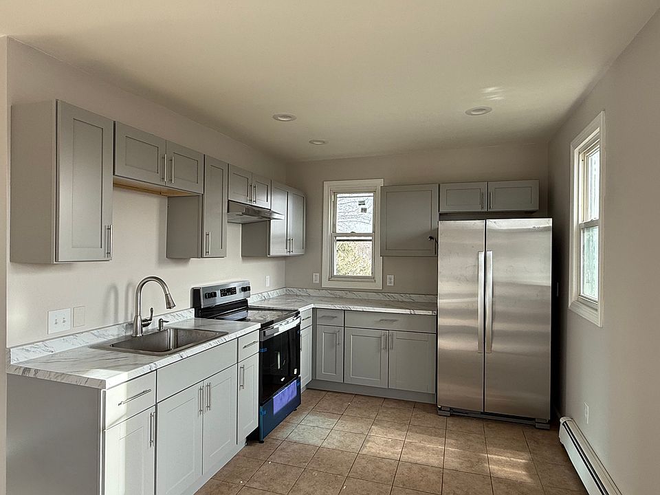 1st image of 231 Grove St Floor 1
