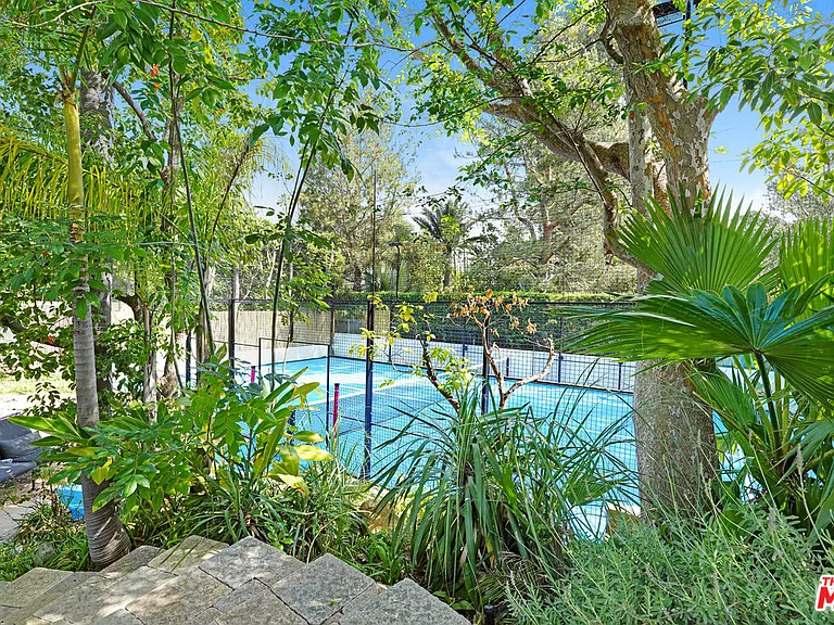 9451 Sunset Blvd — Photo 71