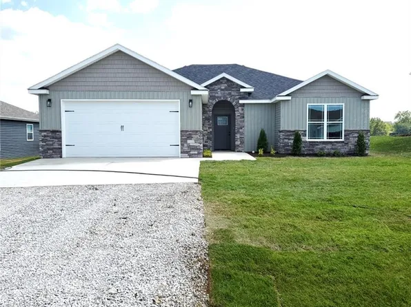 248 SE 141st Rd, Warrensburg, MO 64093