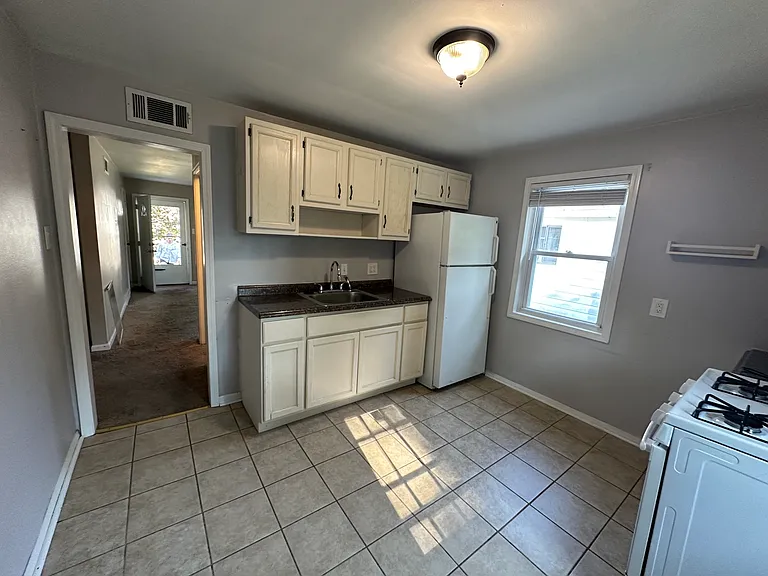 7539 Ziegler St — Photo 3