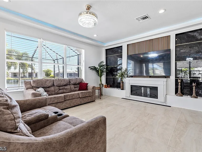 3101 SW 26th Pl — Photo 18
