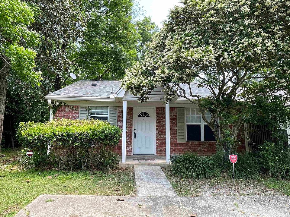 1st image of 2109 Pecan Ln #A