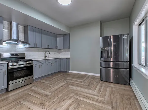 710-712 Stella St, Jeannette, PA 15644